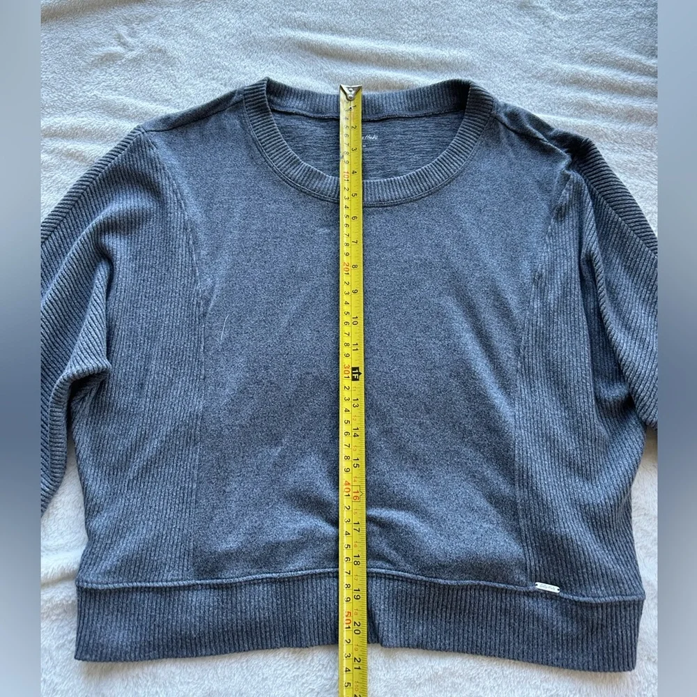 Gilly Hicks Top - Picture 3 of 5